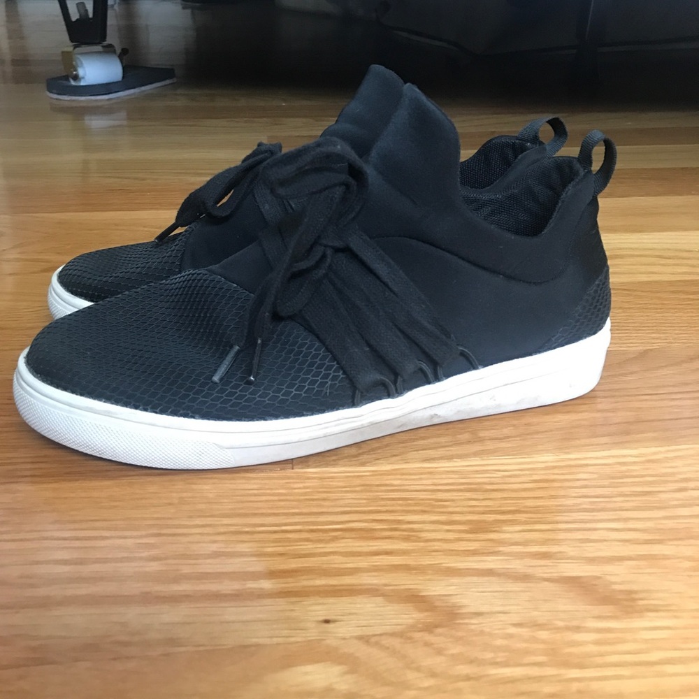 Steve Madden Lancer Sneaker